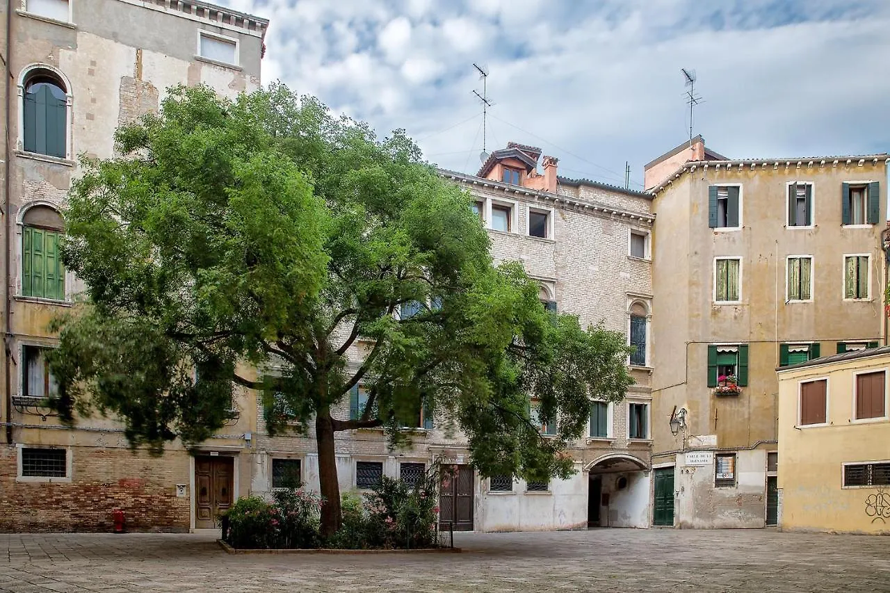 Hotel Mezzo Pozzo Venice