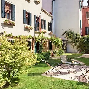 ** Bed & Breakfast Casa Rezzonico Italy