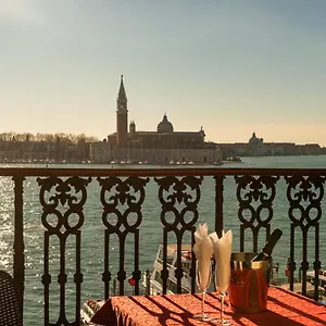 https://a-tribute-to-music-residenza.hotelslidodijesolo.com