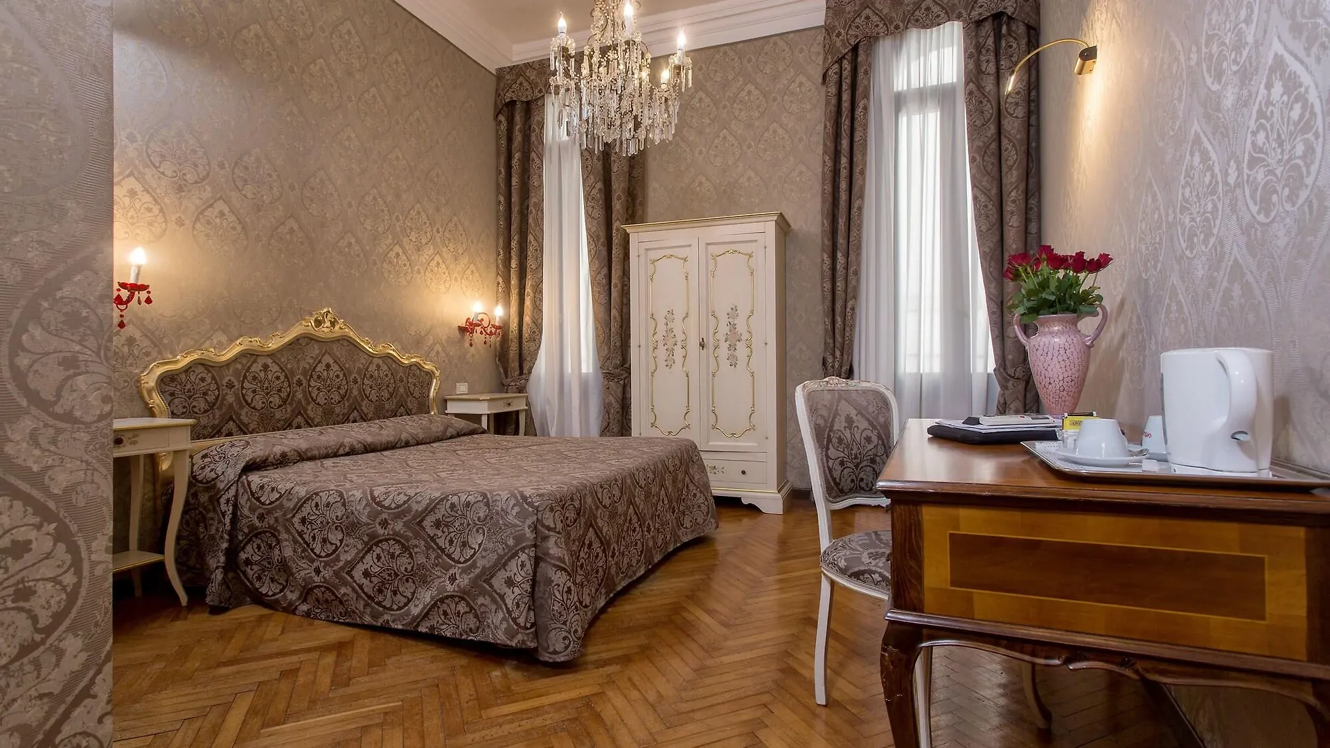 Hotel Mezzo Pozzo Venecia Italia