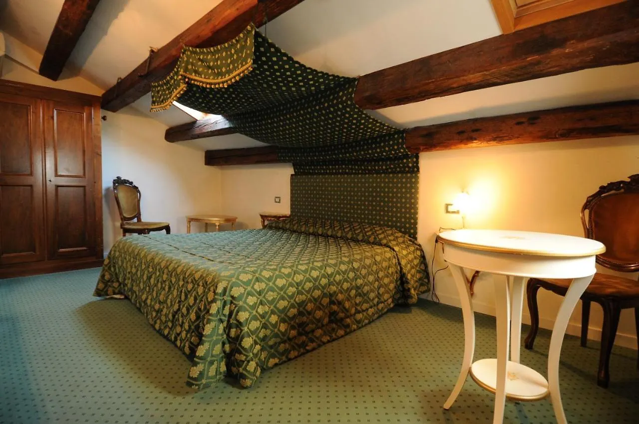 Hotel Mezzo Pozzo Venecia