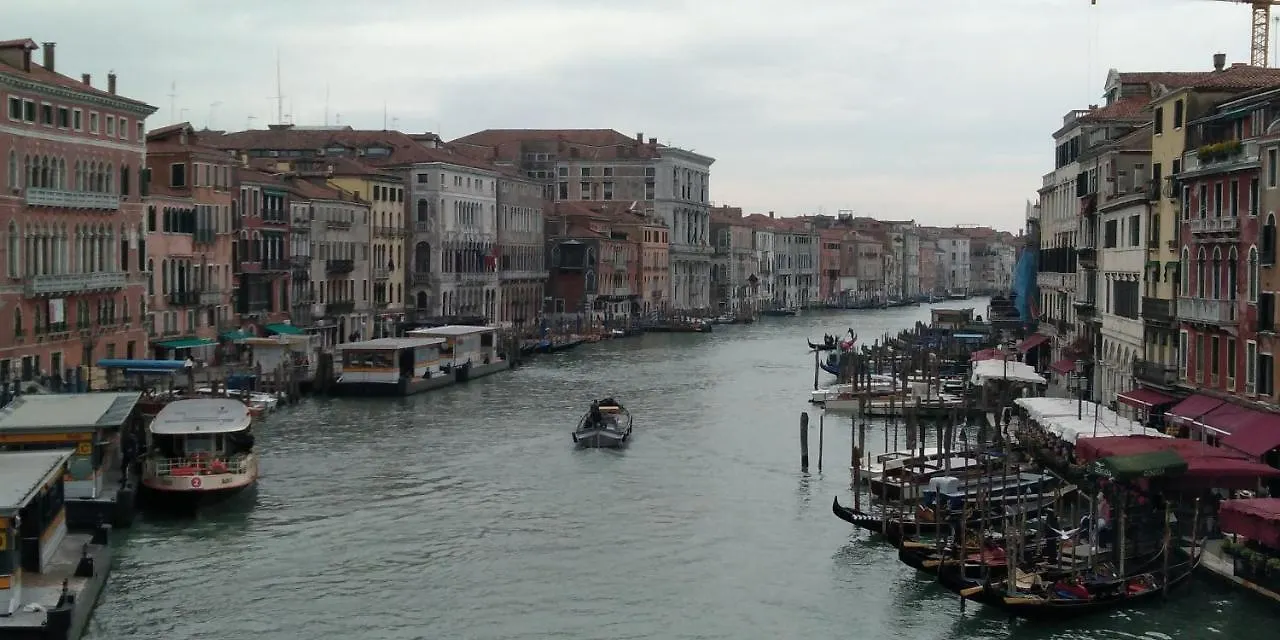 Hotel Mezzo Pozzo Venecia 2*,  Italia