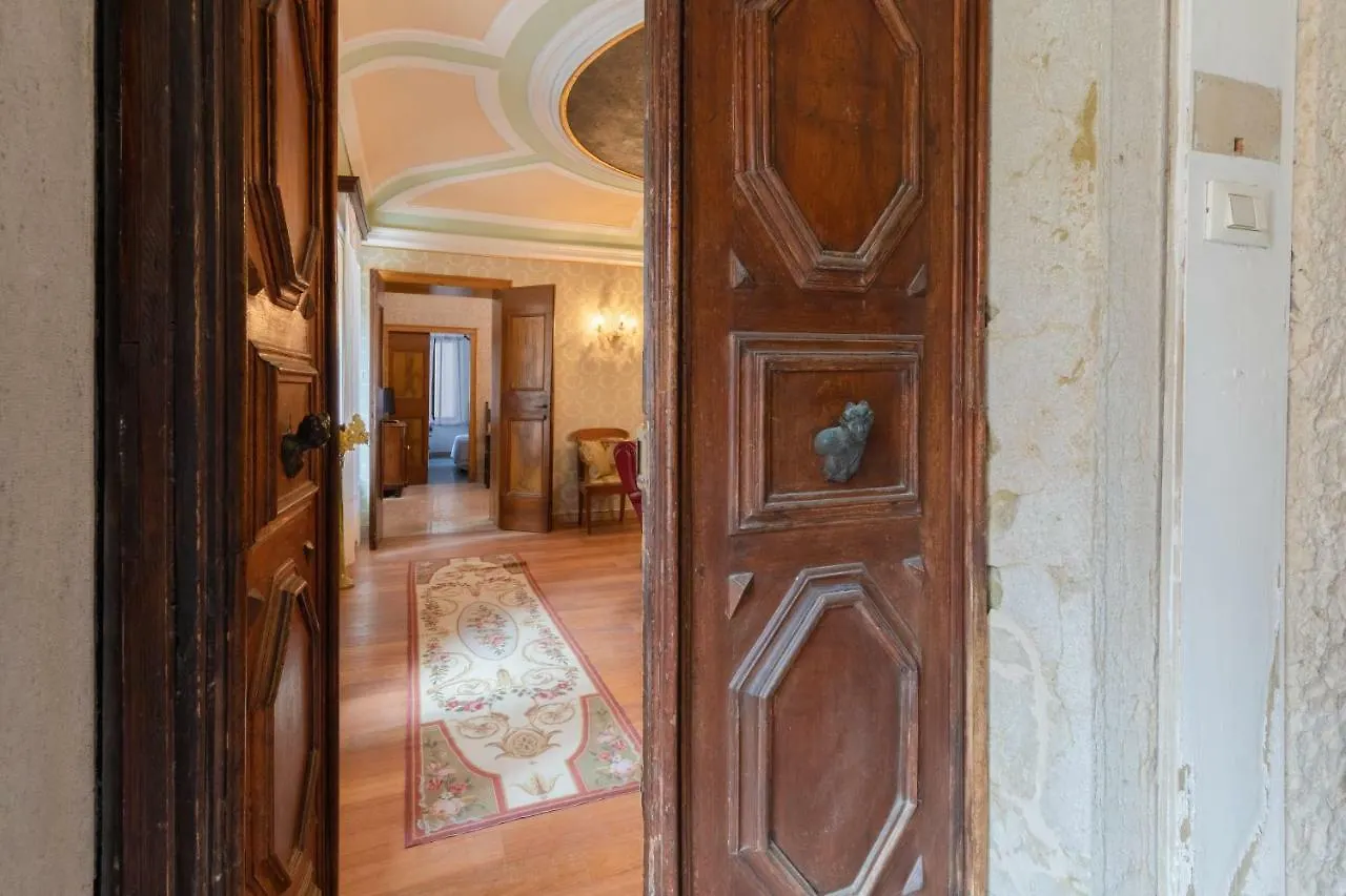Hotel Mezzo Pozzo Venecia 2*,  Italia